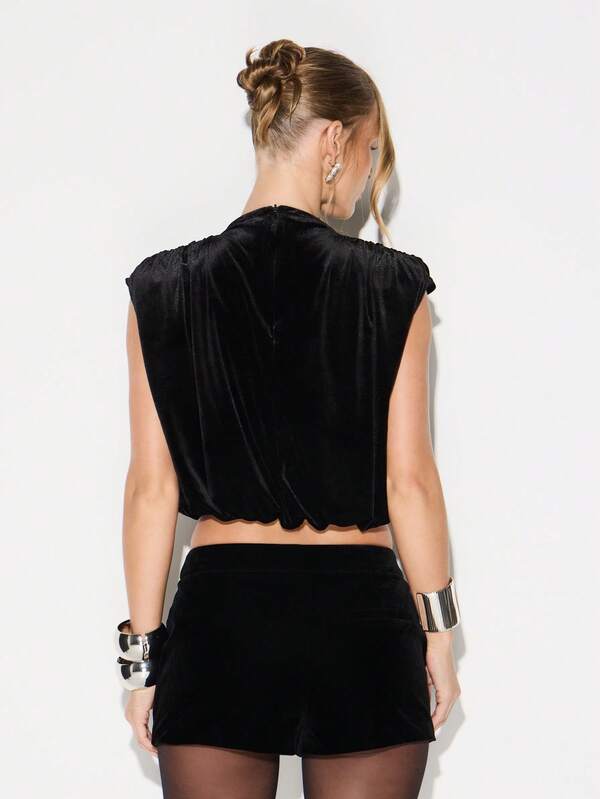 KIZN Luxurious Velvet Shoulder Pad Crop Top With Ruched Design For Evening Party Occasions