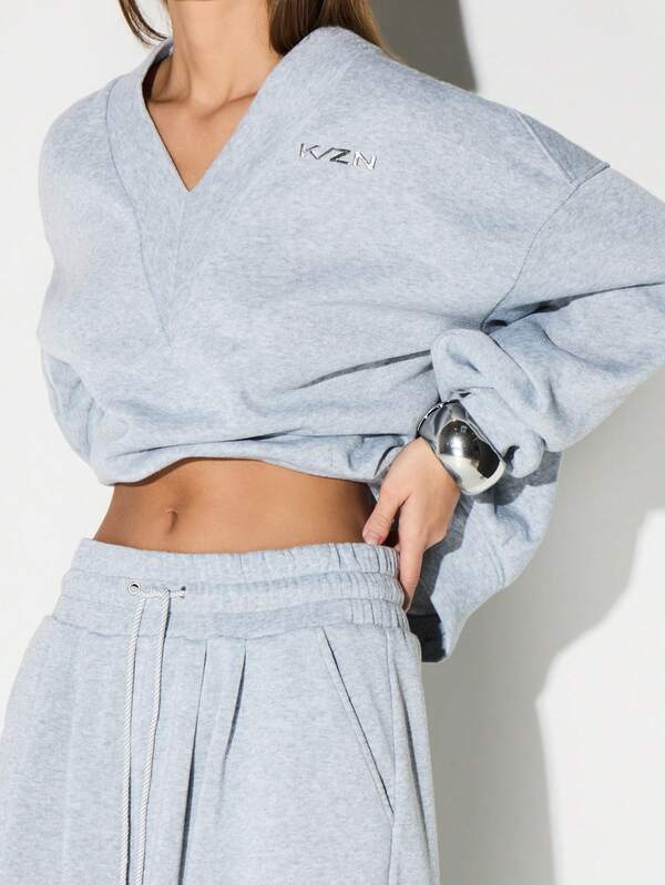 KIZN Oversized V Neck Sweatshirt With Logo Detail Casual Pullover Long Sleeve Winter Comfort Top