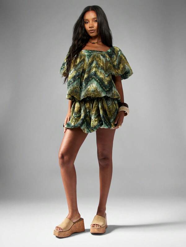 MISSGUIDED Abstract Print Balloon Sleeve Top With Bubble Shorts