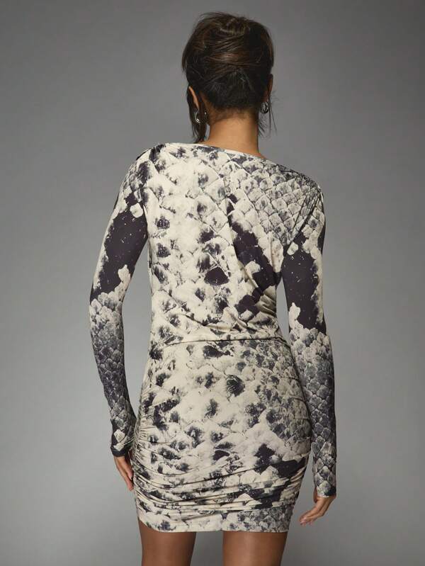 MISSGUIDED Abstract Print Ruched Mini Dress With Plunge Neckline