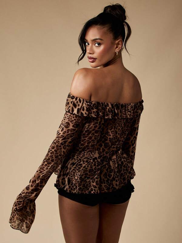 MISSGUIDED Animal Print Off Shoulder Long Sleeve Crop Blouse