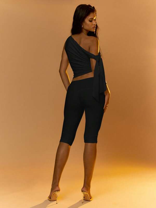 MISSGUIDED Asymmetric One Shoulder Crop Top Capri Leggings