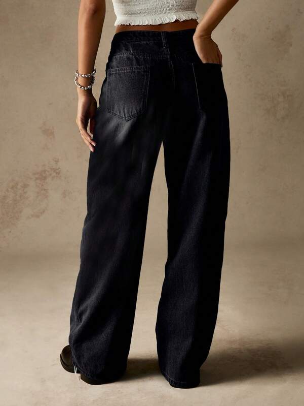 MISSGUIDED Baggy Jeans With Button Front Detail