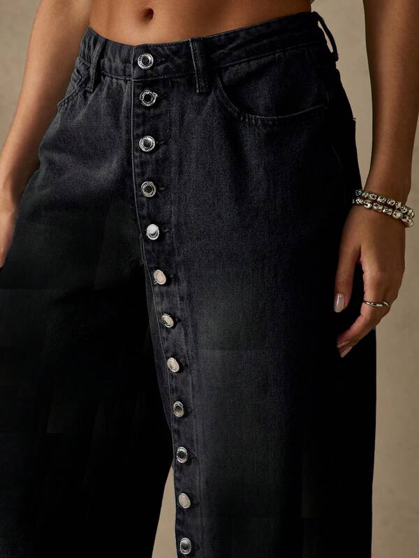 MISSGUIDED Baggy Jeans With Button Front Detail