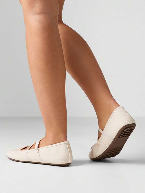 MISSGUIDED Ballet Flat With Mary Jane Straps And Bow