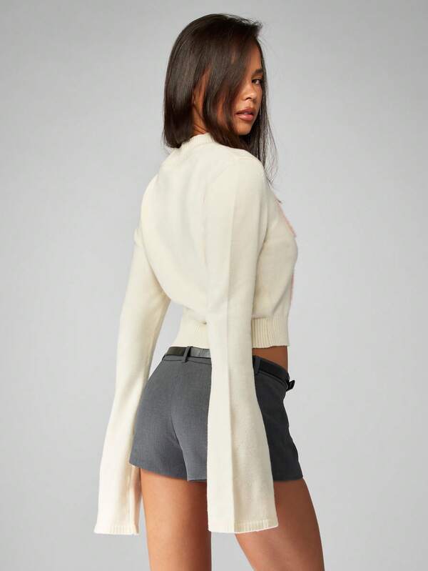 MISSGUIDED Bell Sleeve Cropped Sweater With Fuzzy Bow Design