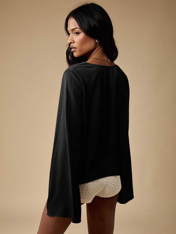 MISSGUIDED Chiffon Bell Sleeve Plunge Blouse With Fringe Detail
