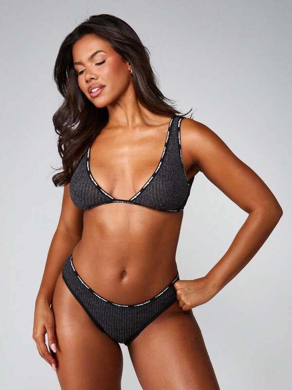 MISSGUIDED Christmas Ribbed Triangle Bra And Panty Set