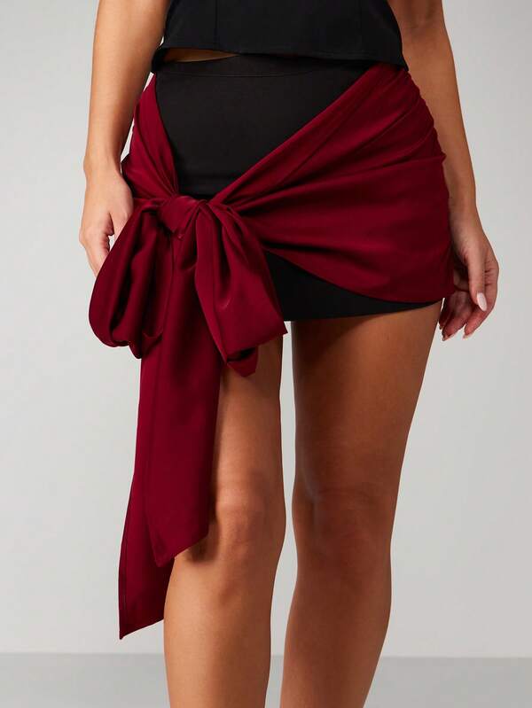 MISSGUIDED Christmas Satin Mini Skirt With Bow Detail