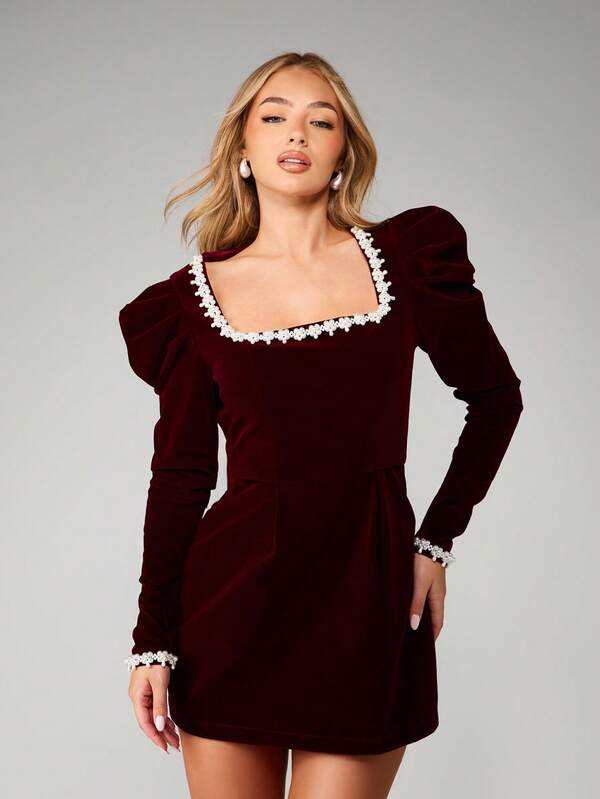 MISSGUIDED Christmas Velvet Mini Dress With Lace Trim