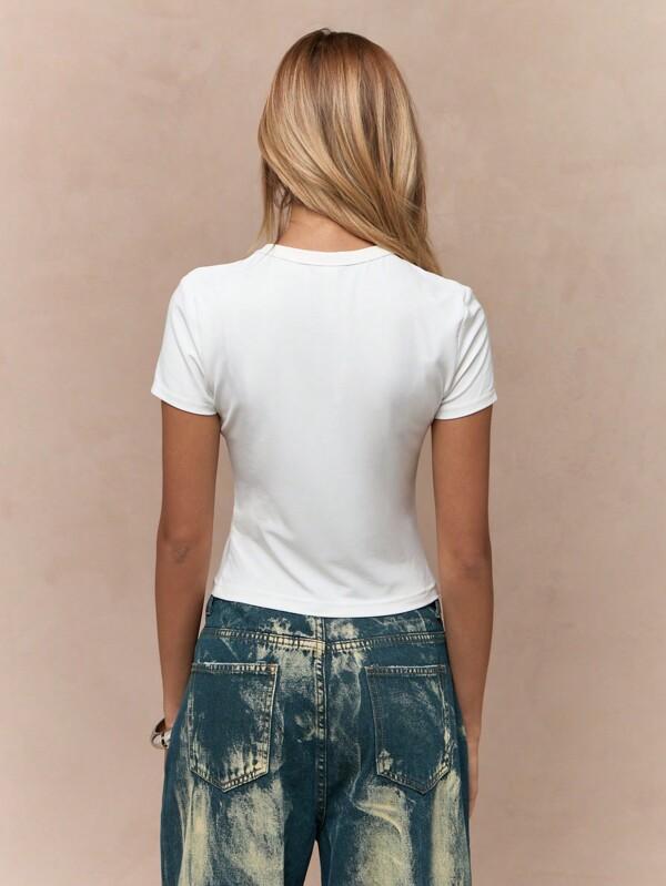 MISSGUIDED Classic Fitted Crop Tee With Round Neck