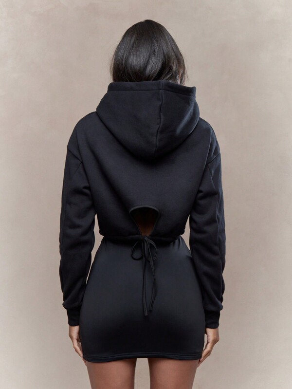MISSGUIDED Contrast Piping And Logo Crop Hoodie