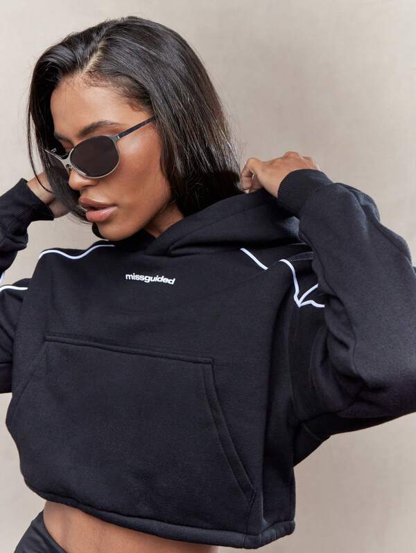 MISSGUIDED Contrast Piping And Logo Crop Hoodie
