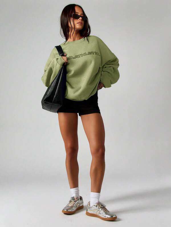 MISSGUIDED Crew Neck Oversized Sweatshirt With Athletic Print For Winter Layering Cozy Casual Comfort And Style