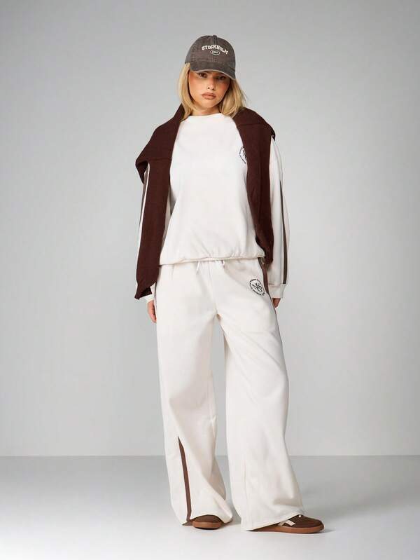MISSGUIDED Crew Neck Sweatshirt With Brown Contrast Detail