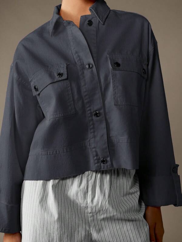 MISSGUIDED Cropped Button Front Denim Shirt With Chest Pockets