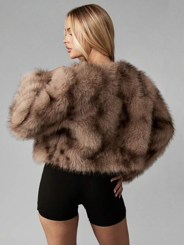 MISSGUIDED Cropped Faux Fur Coat With Plush Textured Design