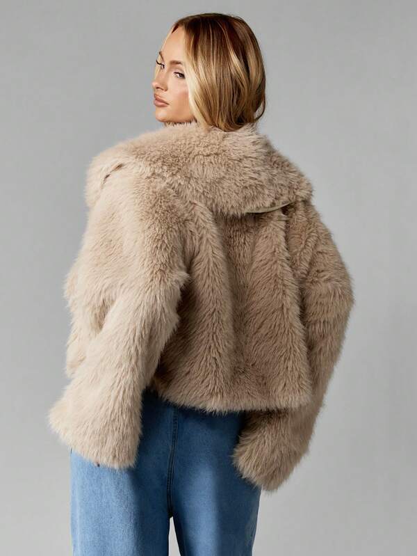 MISSGUIDED Cropped Plush Faux Fur Jacket With Open Front