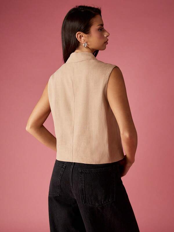MISSGUIDED Cropped Sleeveless Blazer Vest With Button Closure