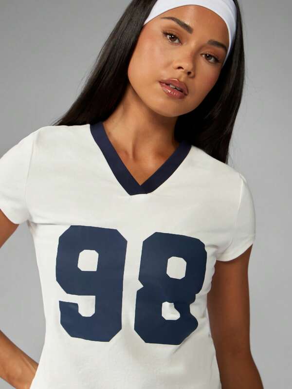 MISSGUIDED Cropped V Neck Baby Tee With Varsity Number