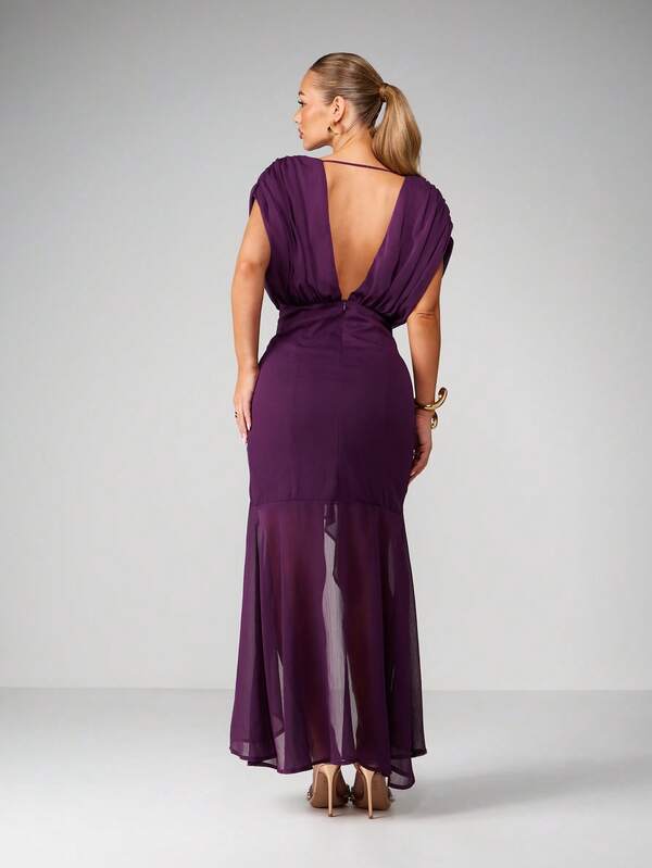 MISSGUIDED Deep V-Neck Chiffon Maxi Dress With Side Slit