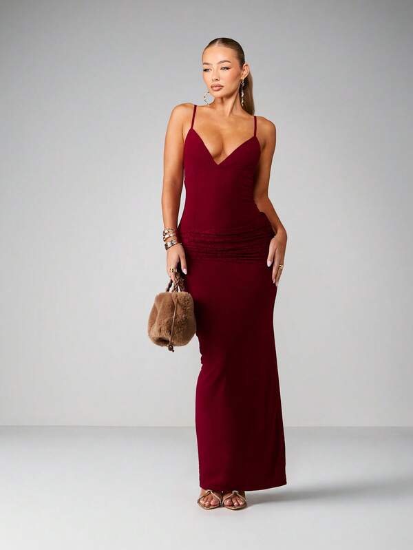 MISSGUIDED Deep V Neck Lace Overlay Maxi Dress