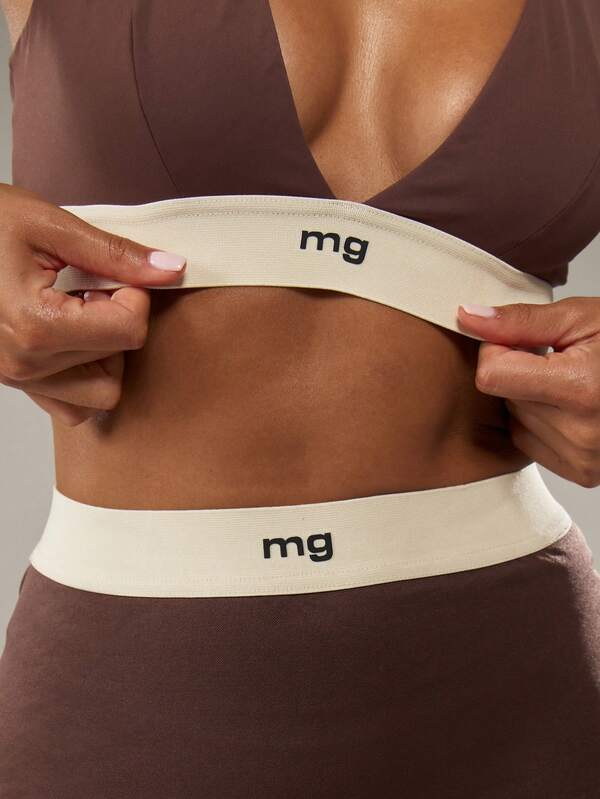 MISSGUIDED Deep V Neck Sports Bra With Elastic Band