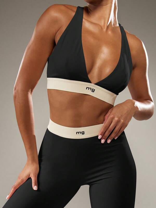 MISSGUIDED Deep V Sports Bra With Leggings Set