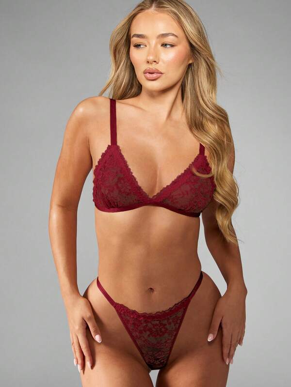 MISSGUIDED Delicate Lace Adjustable Strap Bra And Panty Set