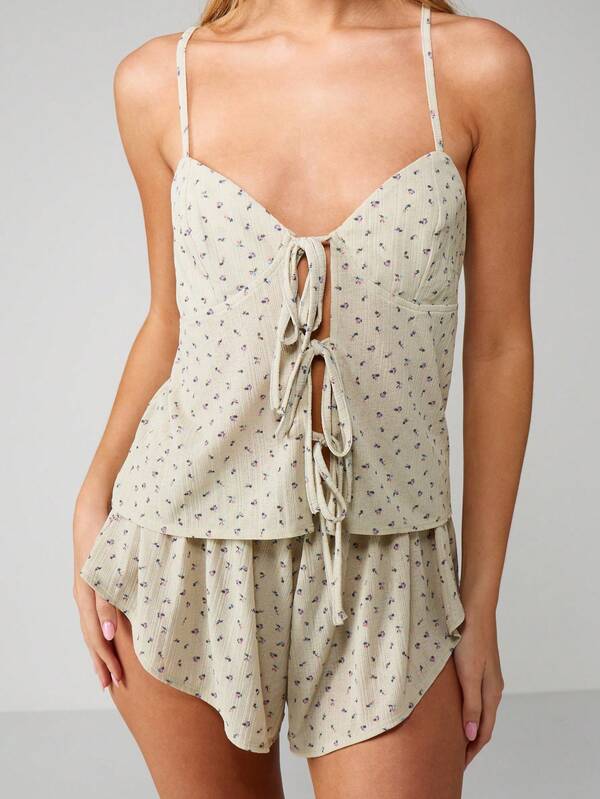 MISSGUIDED Ditsy Floral Tie Front Pajama Set