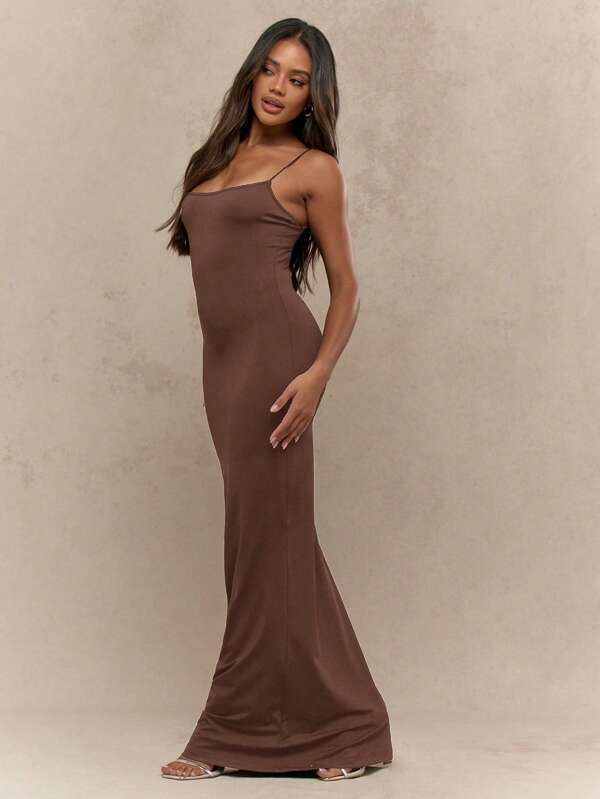 MISSGUIDED Elegant Floor Length Cami Straight Neck Form Fitting Maxi Dress
