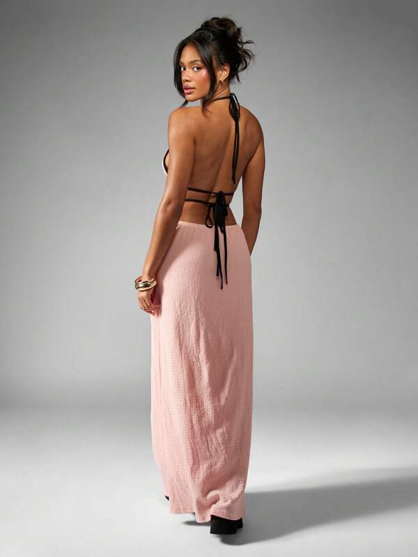 MISSGUIDED Elegant Halter Neck Empire Waist Maxi Dress