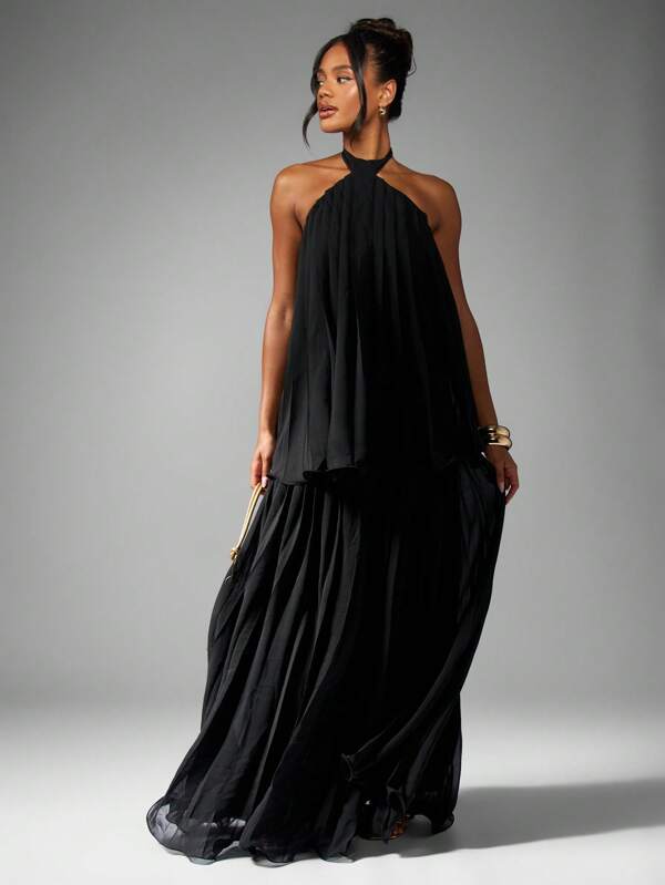 MISSGUIDED Elegant Halter Neck Pleated Tiered Maxi Dress