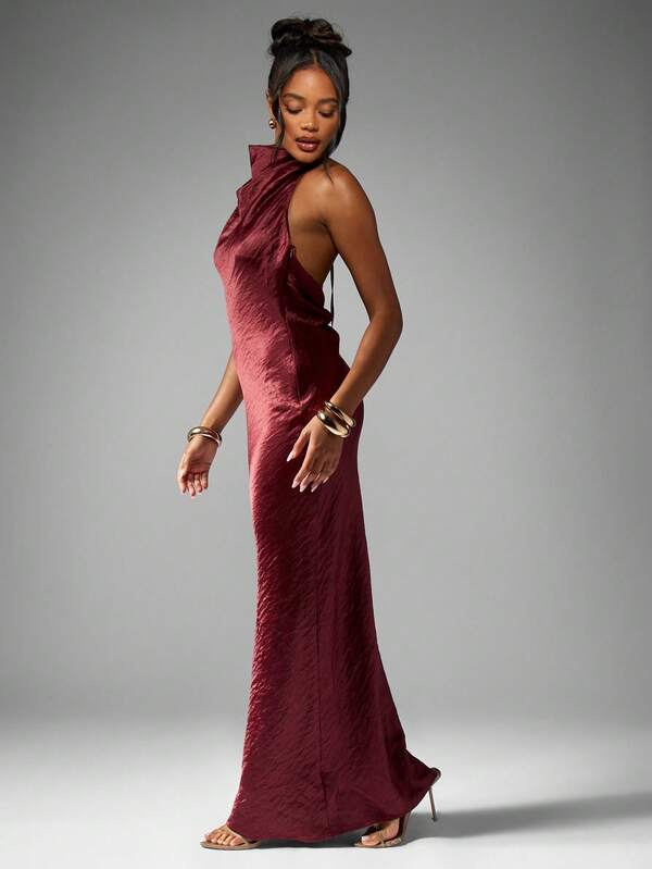 MISSGUIDED Elegant Halter Neck Satin Column Floor Length Dress