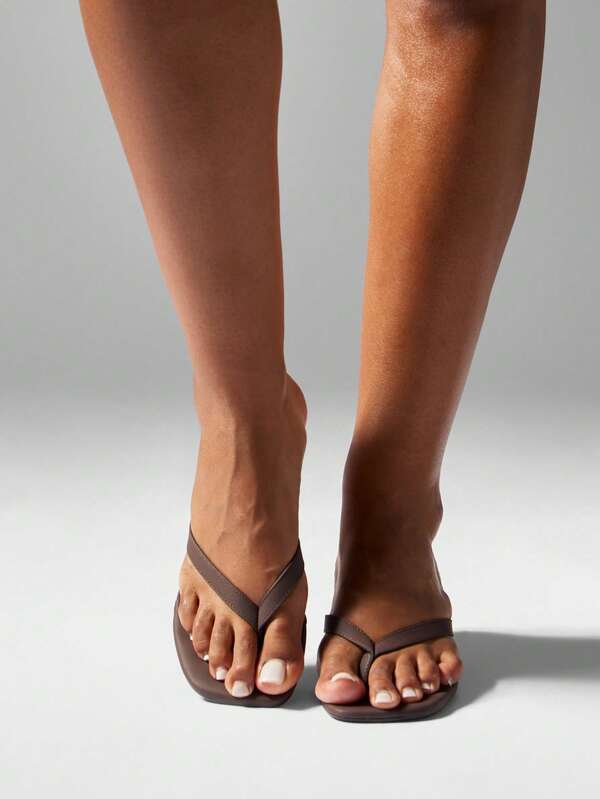 MISSGUIDED Elegant Kitten Heel Thong Sandals With Slim Straps