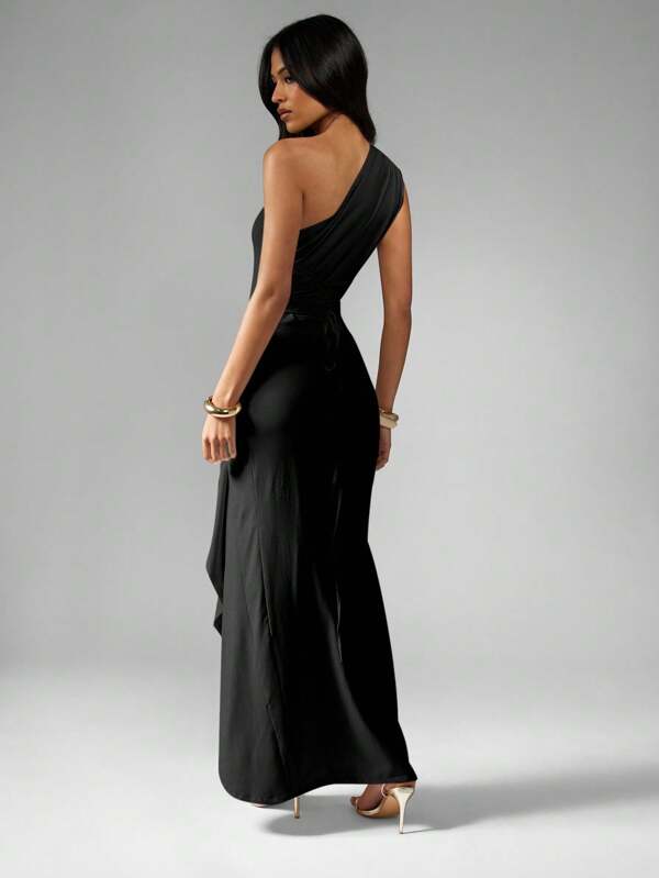 MISSGUIDED Elegant One Shoulder Maxi Form Fitting Long Dress