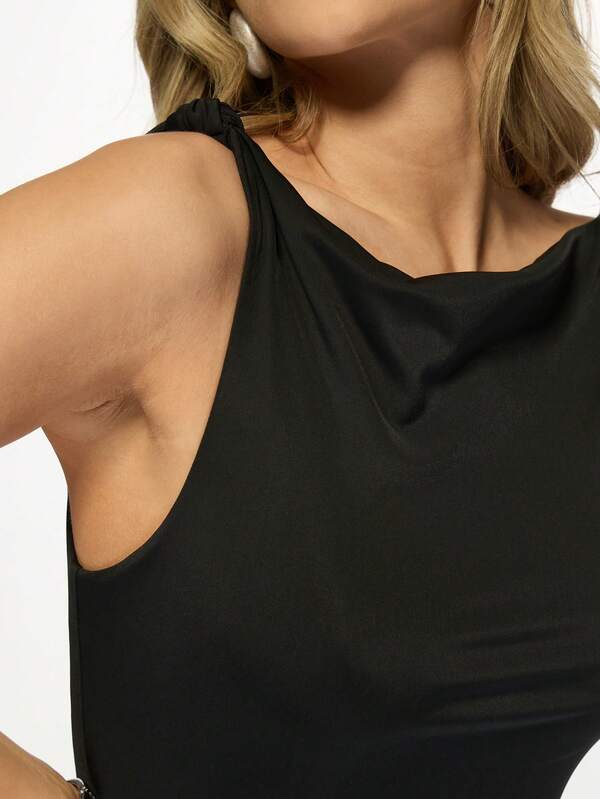 MISSGUIDED Elegant Sleeveless Cowl Back Design Maxi Dress