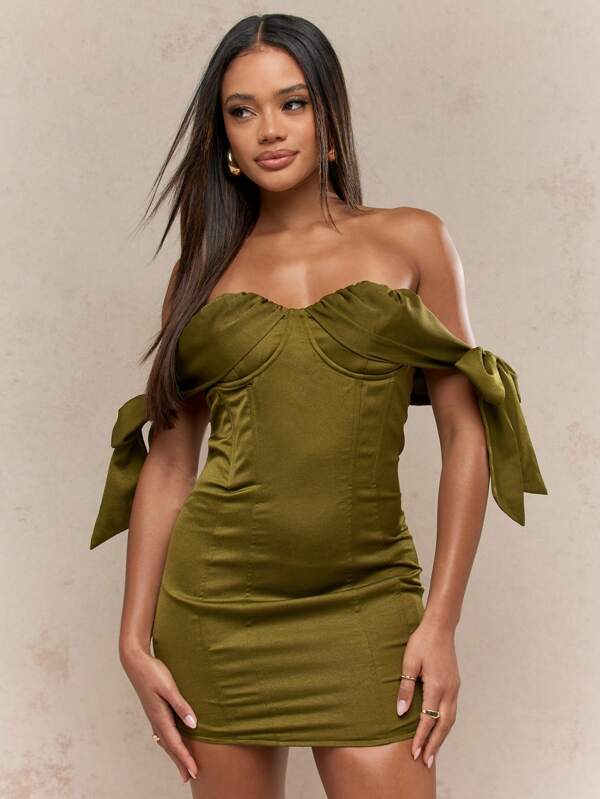MISSGUIDED Elegant St. Patrick'S Day Party Satin Off Shoulder Mini Dress With Bow Details Corset Bustier Style Irish-Themed Celebration Evening Cocktail Bodycon Dress