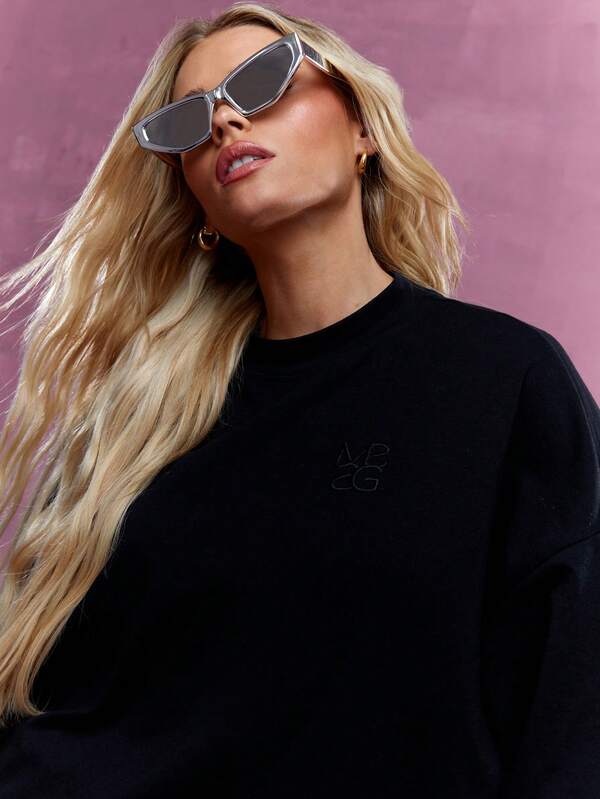 MISSGUIDED Embroidered Logo Drop Shoulder Oversized Crew Neck T-Shirt