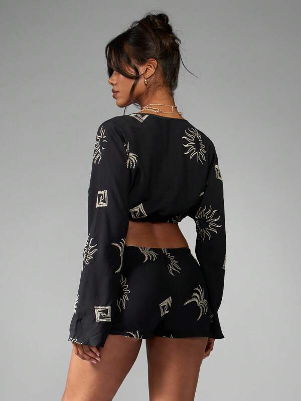 MISSGUIDED Embroidered Long Sleeve Crop Top And High Waist Shorts Set