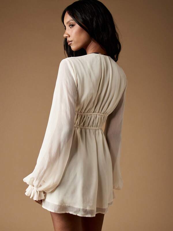 MISSGUIDED Empire Waist Chiffon Mini Dress With Balloon Sleeves And Plunge Neck