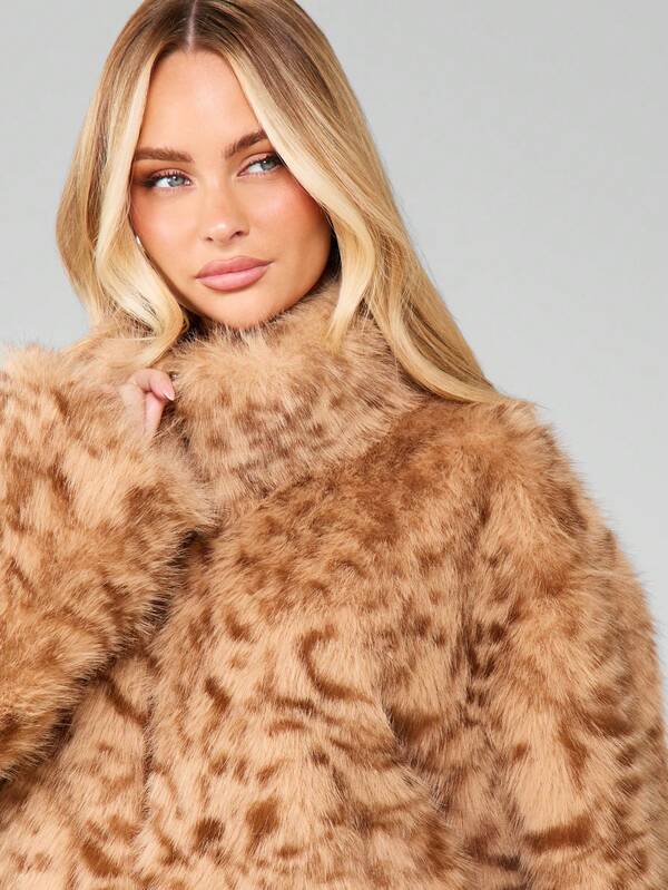 MISSGUIDED Faux Fur Zip Up Cropped Jacket