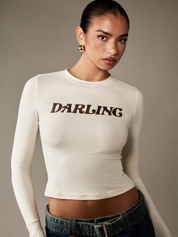 MISSGUIDED Fitted Cropped Long Sleeve Tee With Darling Text Print