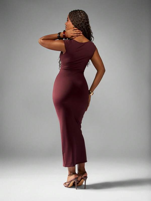 MISSGUIDED Fitted Midaxi Dress With Sweetheart Neckline And Cap Sleeves