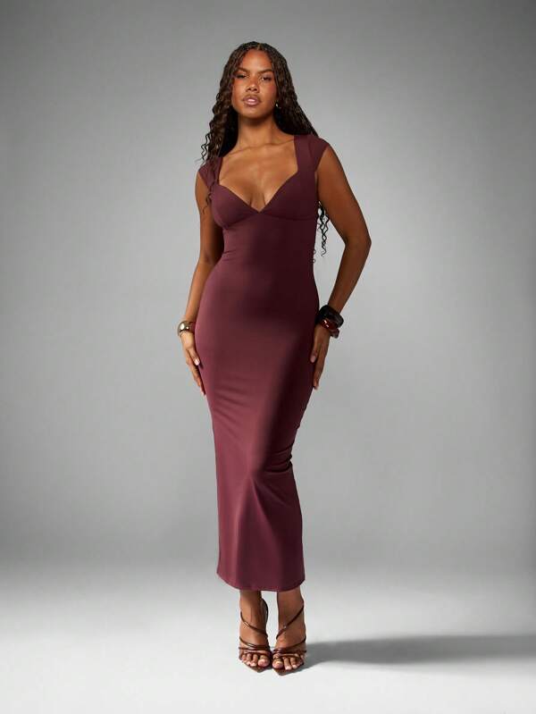 MISSGUIDED Fitted Midaxi Dress With Sweetheart Neckline And Cap Sleeves