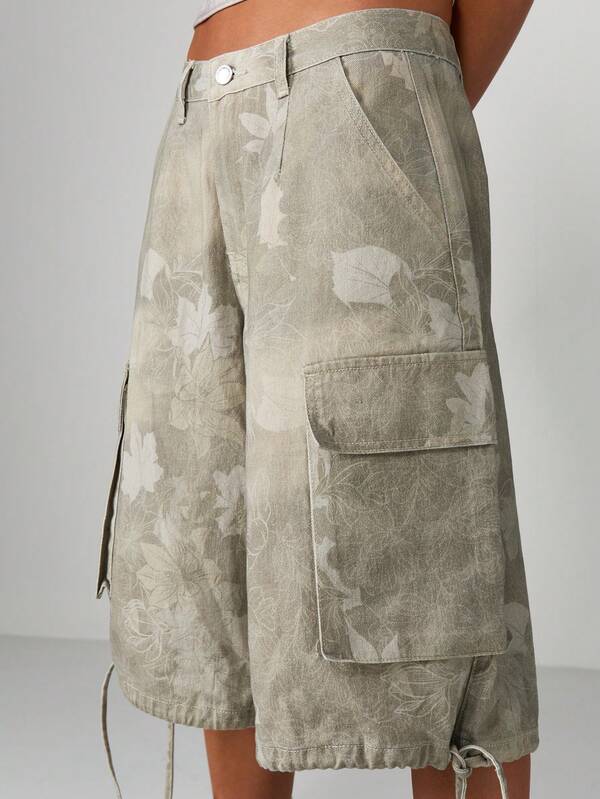 MISSGUIDED Floral Cargo Bermuda Shorts With Wide Leg