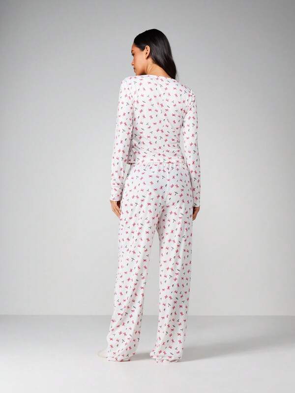 MISSGUIDED Floral Print Pajama Set With Long Sleeves