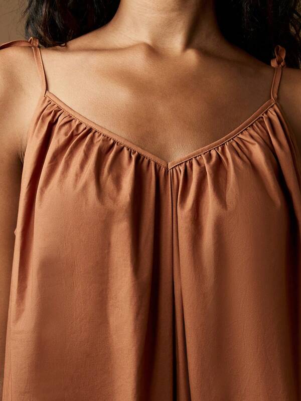 MISSGUIDED Flowing Empire Waist Maxi Dress With Gathered Neckline