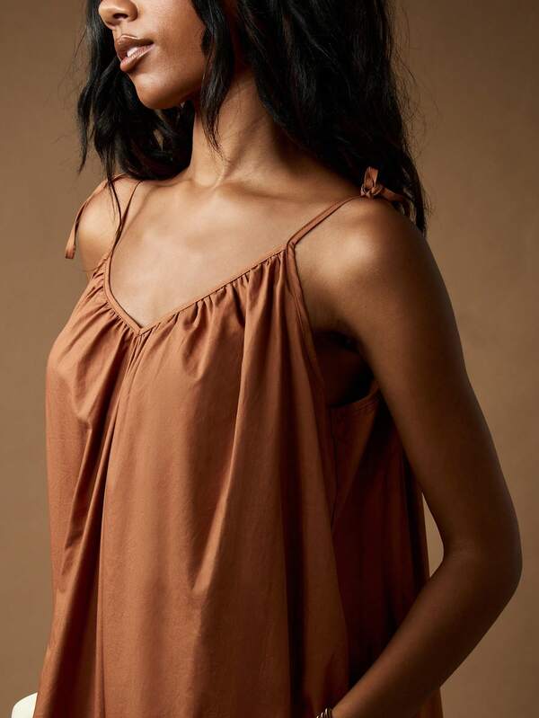 MISSGUIDED Flowing Empire Waist Maxi Dress With Gathered Neckline