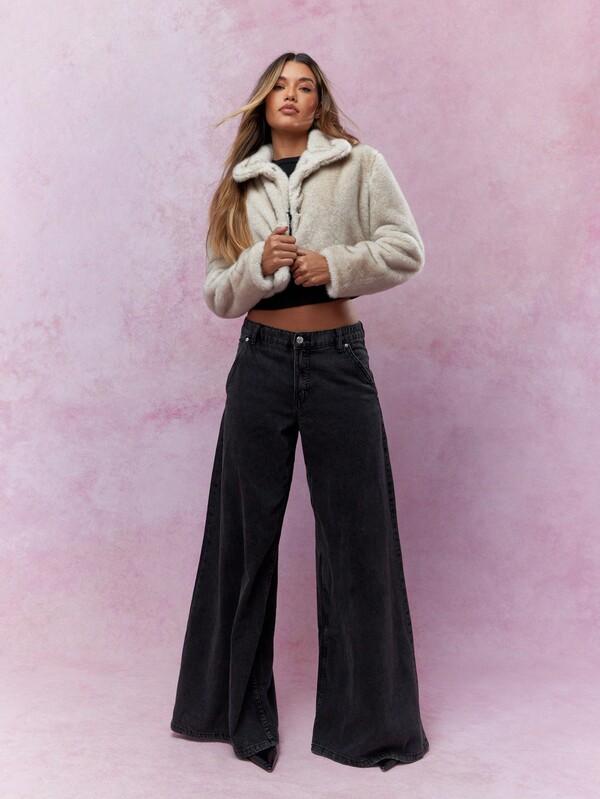 MISSGUIDED Fluffy Collared Long Sleeves Crop Coat Winter Wear